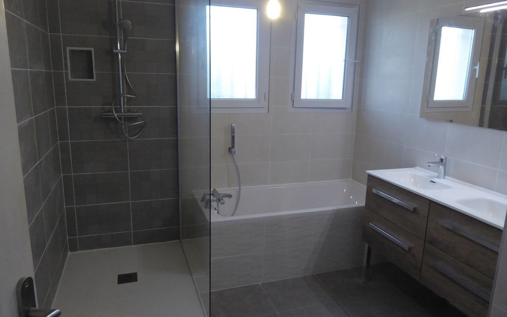 Salle de bains - Saint-Étienne-de-Saint-Geoirs