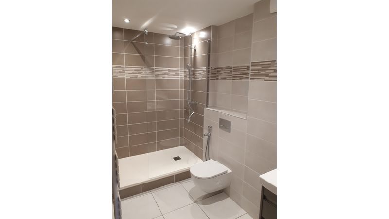 salle de bain à Apprieu