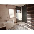 meuble + baignoire + douche + seche serviette